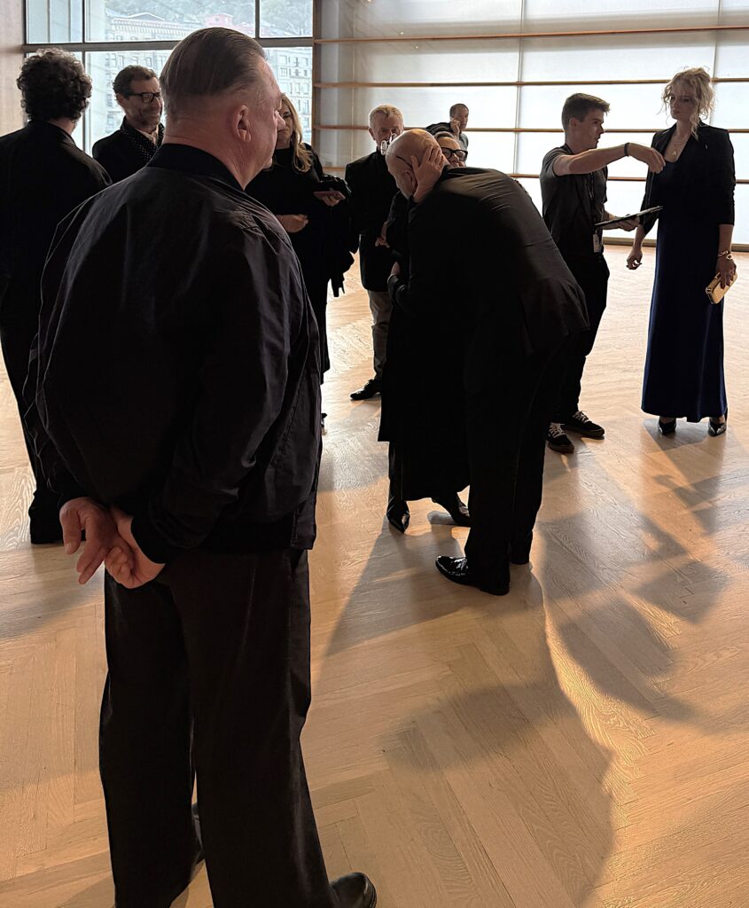 Za dohledu herce Petera Kurtha, který ve Franzovi září jako otec Kafka, producentky Šárky Cimbalové a předsedy Evropské filmové akademie Mika Downeyho si vyznáváme lásku s režisérkou Agnieszkou Holland.