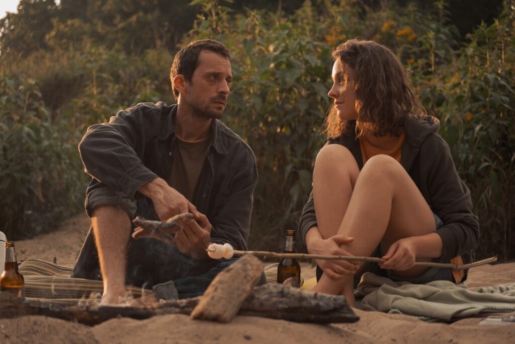 Matyáš Řezníček a Denisa Barešová v hlavních rolích Dannyho parťáků z moravského Slovácka. Snad můžu prozradit, že všichni (nejen ti dva na snímku) ve filmu mluví skvělým dialektem. Foto: nutprodukce.