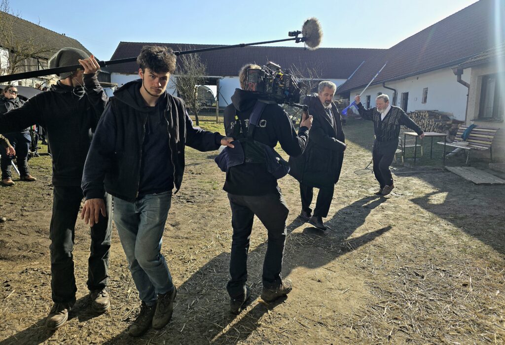 Akční scéna! Ladislav Frej vyprovází Martina Dejdara víc než rázně!