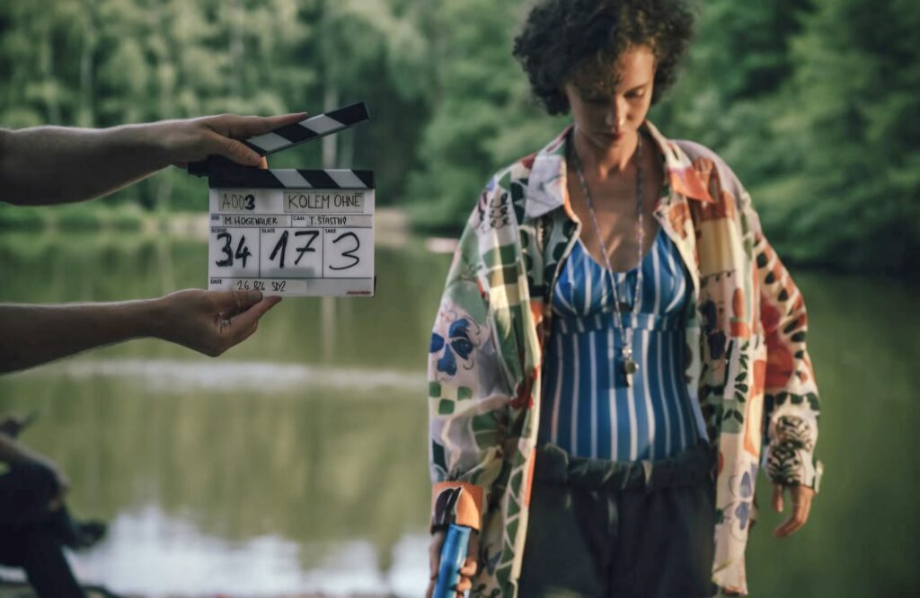Hlavní roli Terezy, vedoucí letního dětského tábora, hraje Darija Pavlovičová. Foto: Xova Film.