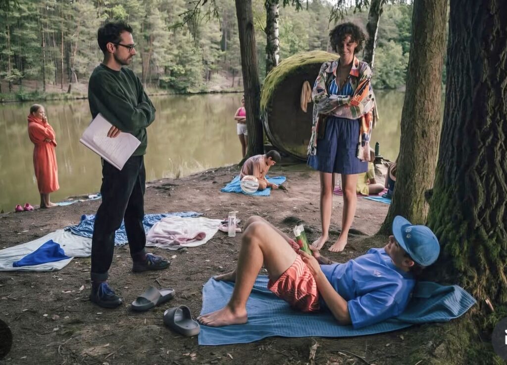 Klíčové figury filmu - režisér Michal Hogenauer (vlevo), představitelka hlavní ženské role Terezy Darija Pavlovičová a představitel hlavní mužské role Jonáše Alan Gajdoš. Foto: Xova Film.